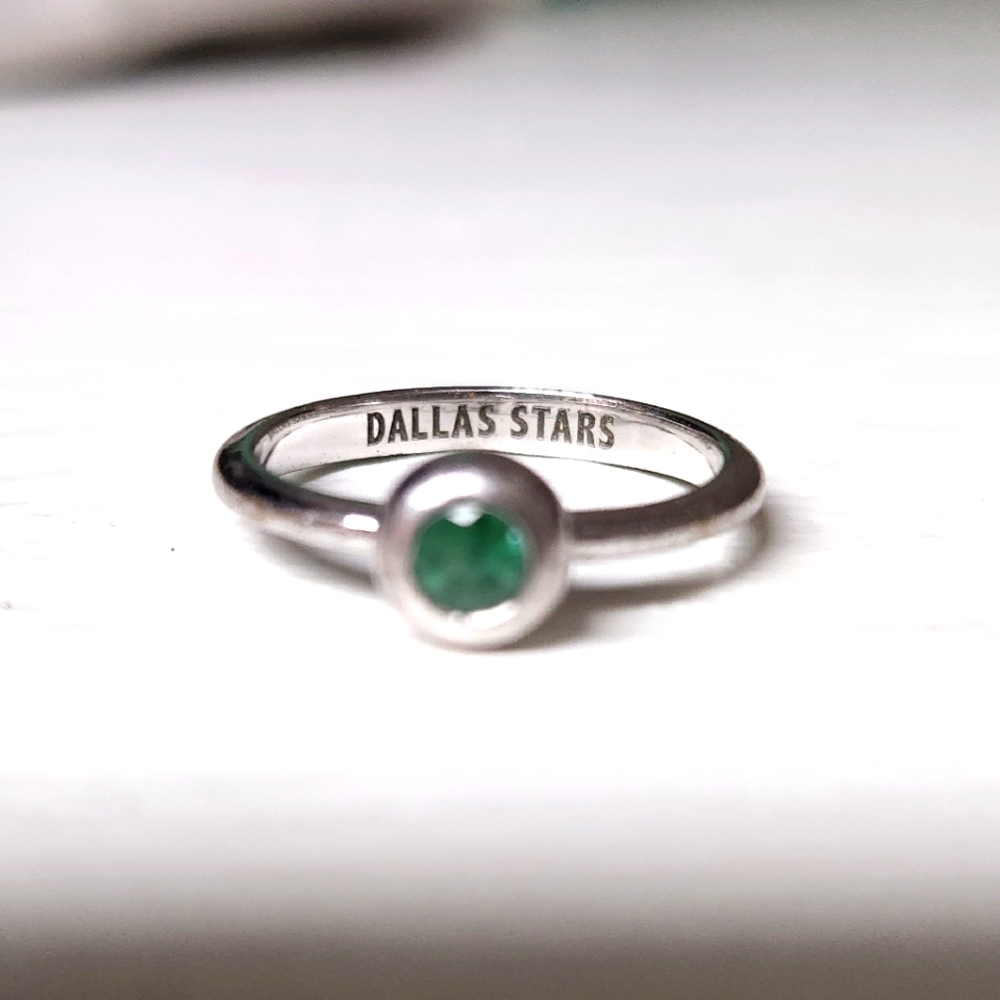 Bixlers of Montreal x NHL Collab Dallas Stars silver and emerald ring, size 5